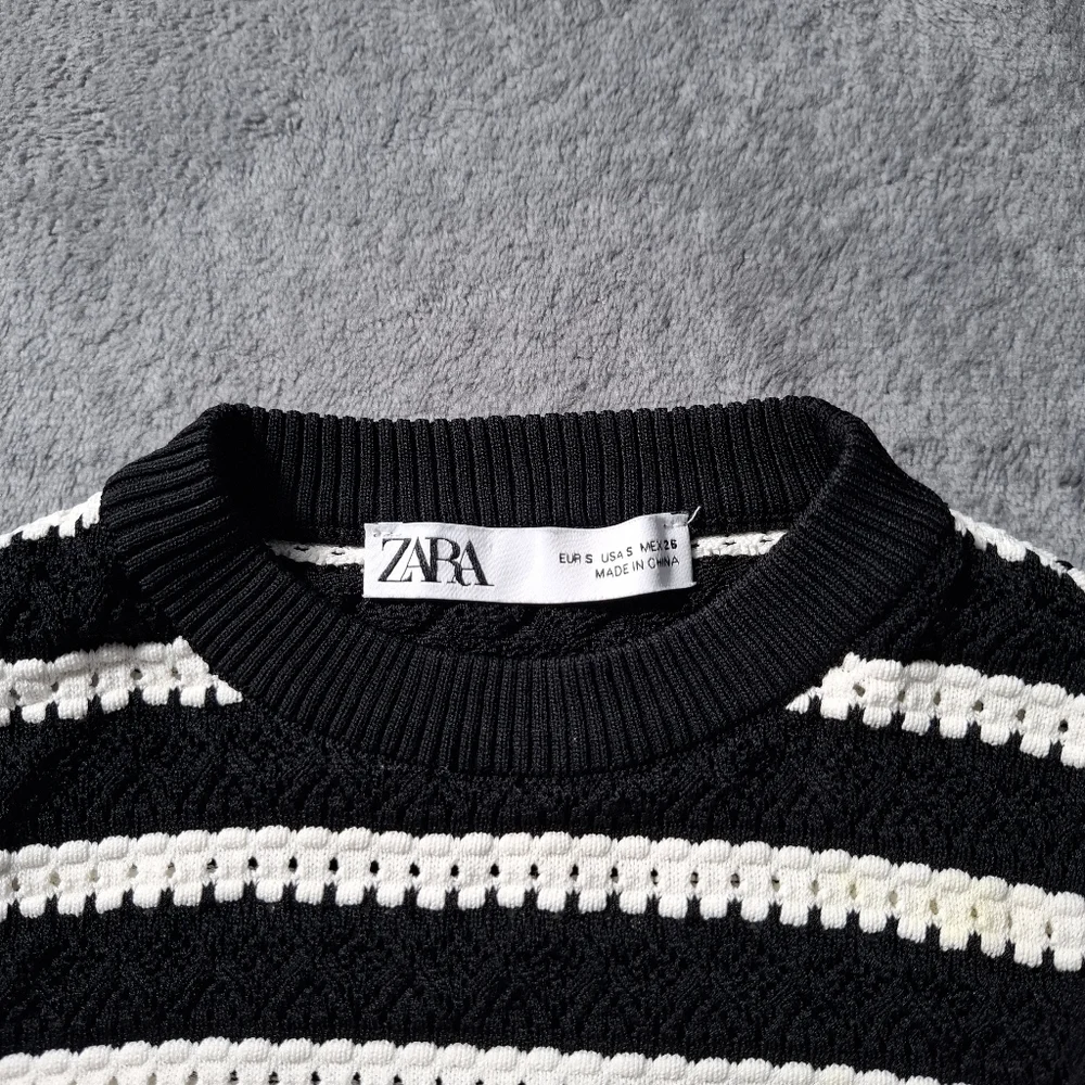 ZARA Black White Knitted Striped Cropped Long Sleeve Jumper, Size S